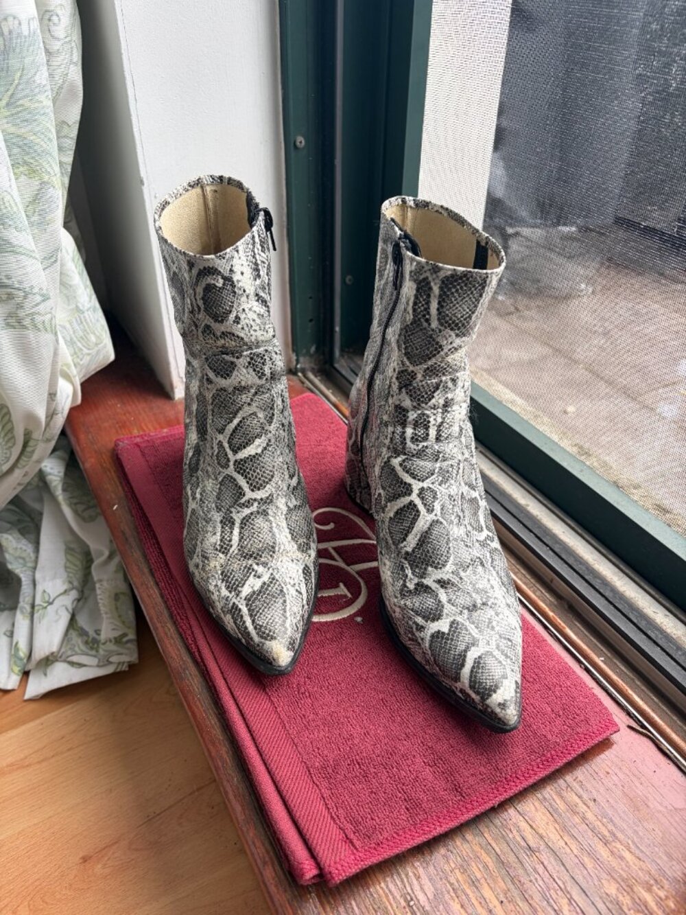 Intentionally Blank LIMA Off-White Python Boots - Picture 3 of 4